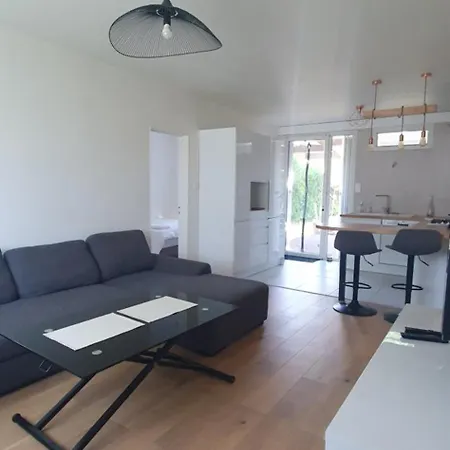 Holiday home Maison Entiere Avec Jardin *