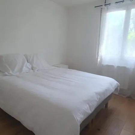 Holiday home Maison Entiere Avec Jardin